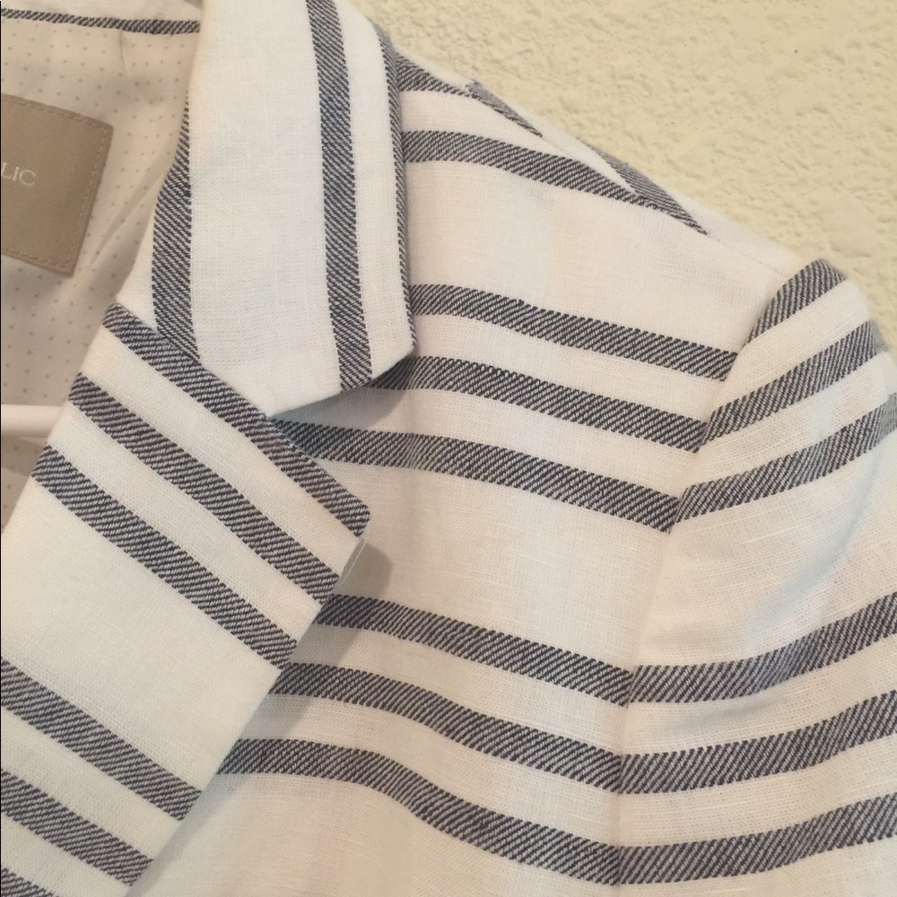 Banana Republic - Picture 4 of 5